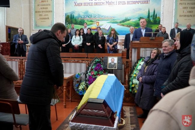 Волиняни навколішки провели в останню путь Героя Валентина Хлопцева