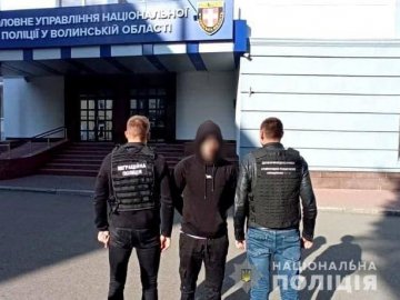 На Волині чоловік хотів незаконно перевезти іноземку в Польщу