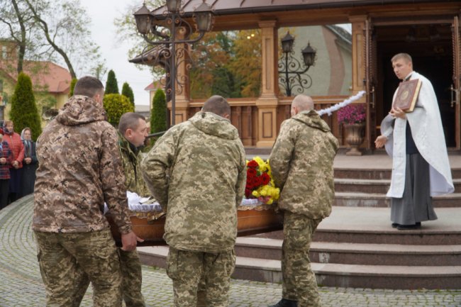 У Володимирі попрощалися зі штаб-сержантом Олександром Новосадом. ФОТО