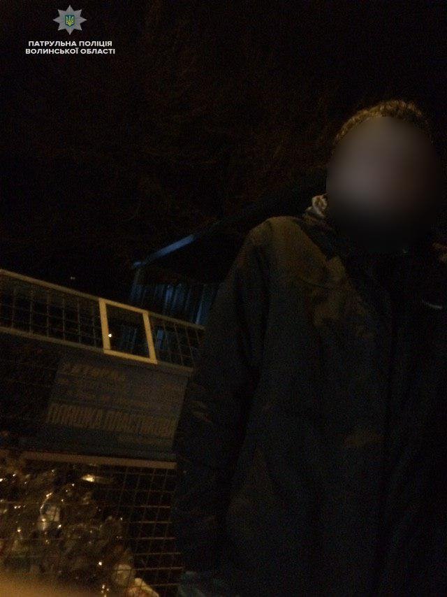 У Луцьку  затримали чоловіка з купою крадених речей