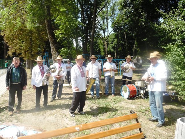 У райцентрі на Волині відкрили два оновлені спортмайданчики. ФОТО