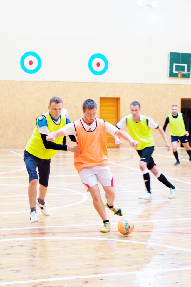 Більше, ніж гра: працівники луцького «Кромберга» змагалися за футбольну першість. ФОТО