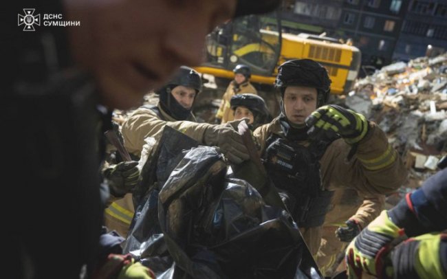 У Сумах завершили аварійно-пошукові роботи на місці влучання ворожого БпЛа: загинули 9 людей