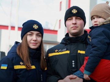 Родина рятувальників з Луганщини допомагає волинянам