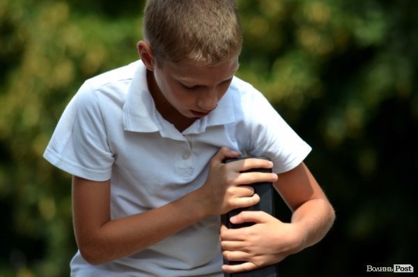 Богатирі протягнули фуру через вулицю Луцька. ФОТО. ОНОВЛЕНО