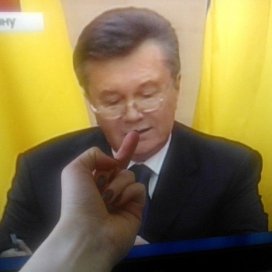 Інтернет глузує з Януковича на прес-конференції. ФОТО