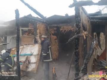 У багатодітної сім'ї згорів будинок, у який вона хотіла заселитися: необхідна допомога. ФОТО