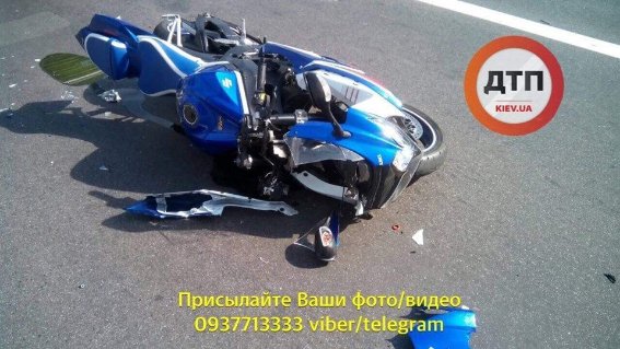 Мотоцикл врізався у тролейбус: постраждав чоловік. ФОТО