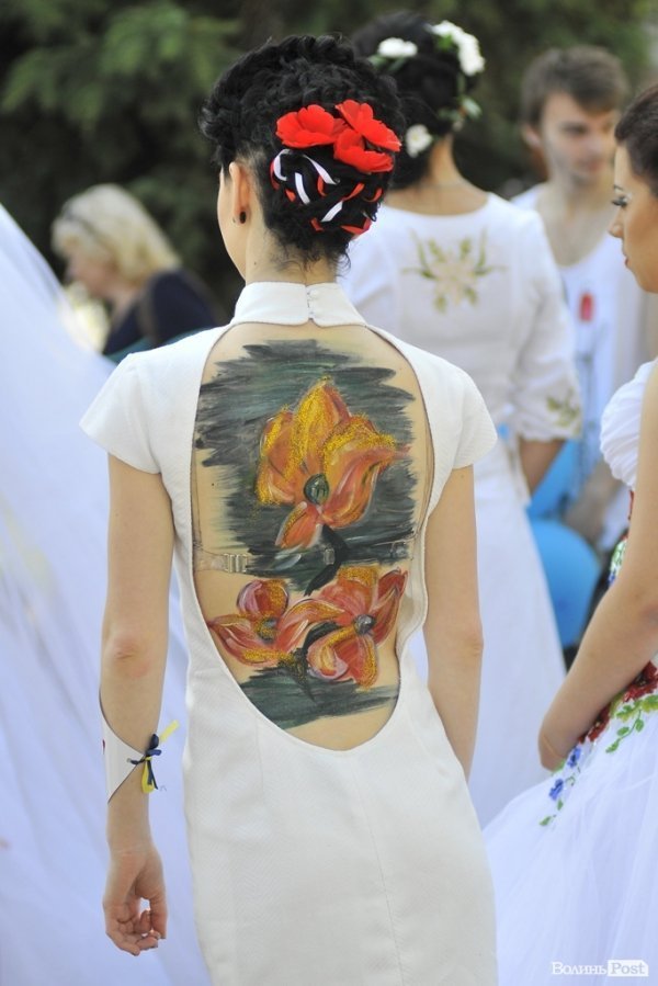 Парад наречених у Луцьку. ФОТО