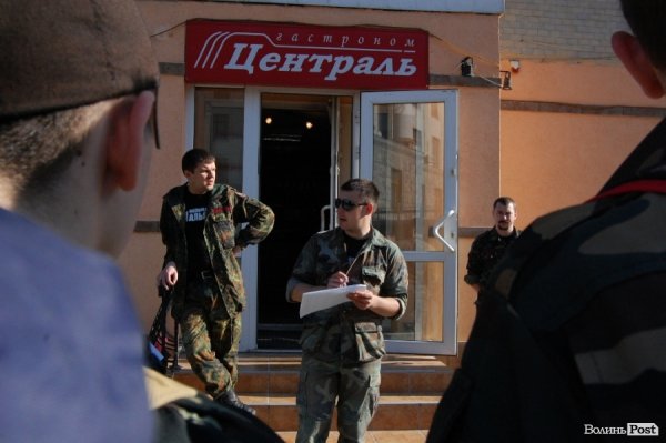 До волинського лісу відправили 130 камуфльованих молодиків