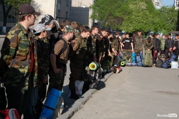 До волинського лісу відправили 130 камуфльованих молодиків