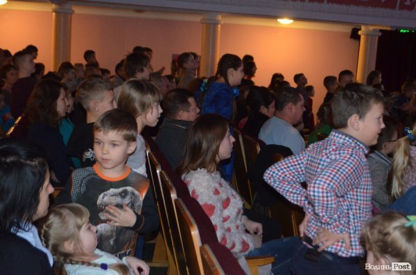 «Чужих дітей не буває»: маленькі лучани відвідали благодійний концерт