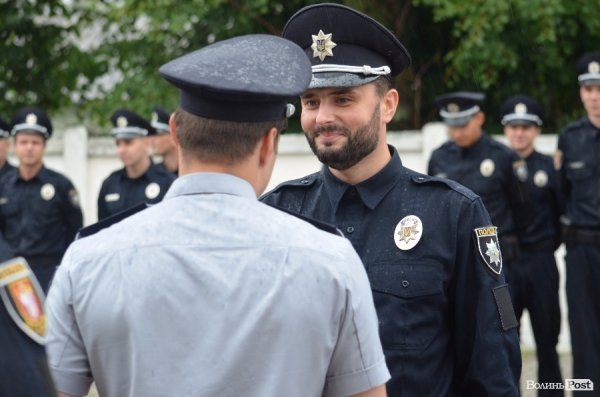У Луцьку поліцейські отримали нові погони і звання. ФОТО