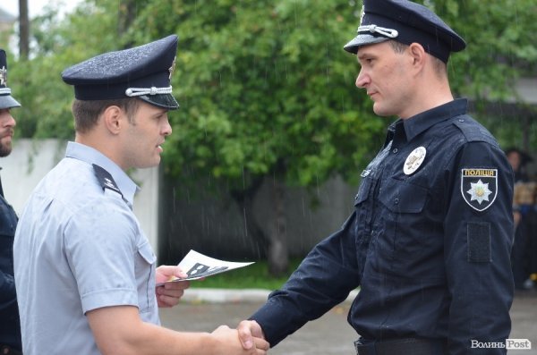 У Луцьку поліцейські отримали нові погони і звання. ФОТО