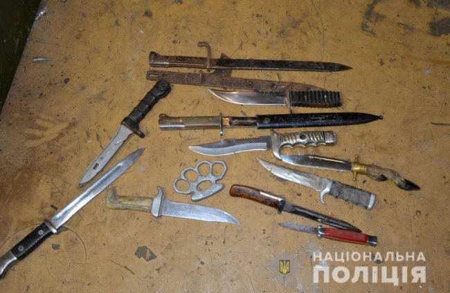 Рушниці, пістолети, набої: на Волині поліцейські знищили зброю. ФОТО