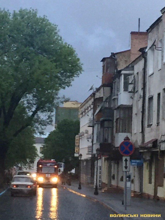 Лучани викликали рятувальників через задимлення у сусідній квартирі