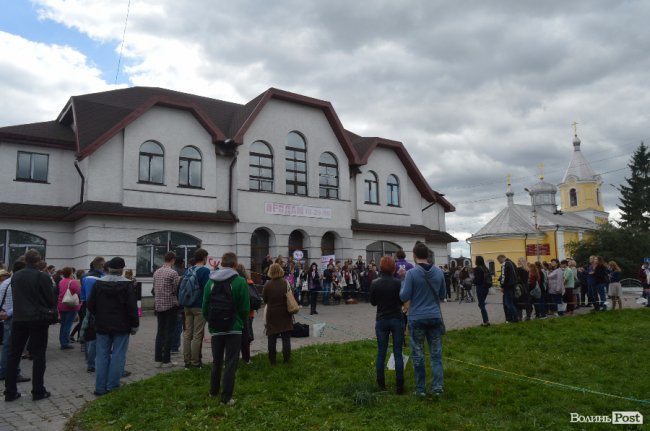 З хлібом, горілкою та кров’ю: у Луцьку відкрили фестиваль театрів. ФОТО