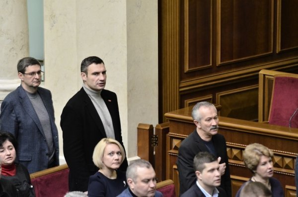 Як Верховна Рада скасовувала «скандальні закони». ФОТО