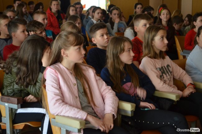 Еко-тематика в тренді: ще одна луцька школа долучилася до популярної акції. ФОТО