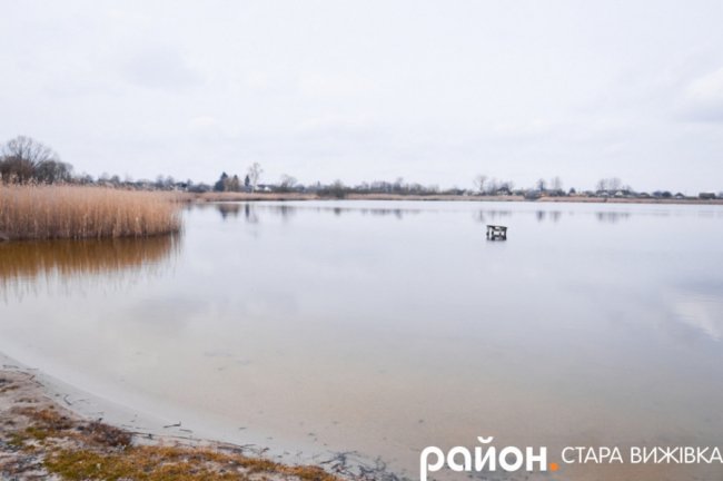  Неймовірні краєвиди на озері в селі Сереховичі. ФОТО