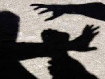 У школі п'ятеро учнів побили 11-річну дівчинку