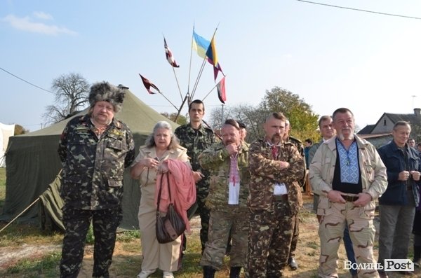 На Волині козаки і монахи допомагали воякам. ФОТО