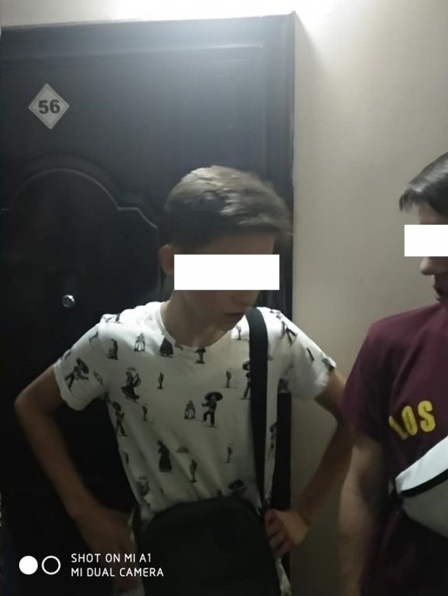 Слухали гімн СРСР, чинили опір і матюкалися: у Луцьку вгамовували п'яних підлітків. ФОТО. ВІДЕО