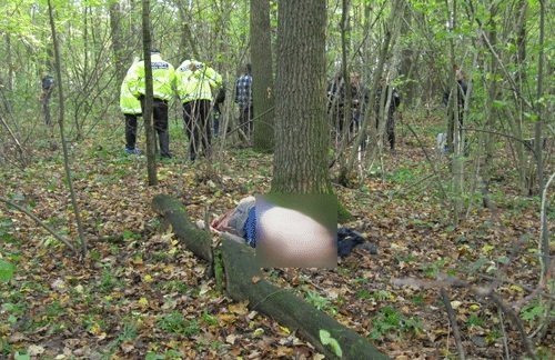 Чоловік вбив жінку і лишив її тіло в лісі. ФОТО