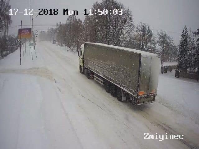 Волинян просять не їздити трасою Луцьк-Ковель. ФОТО