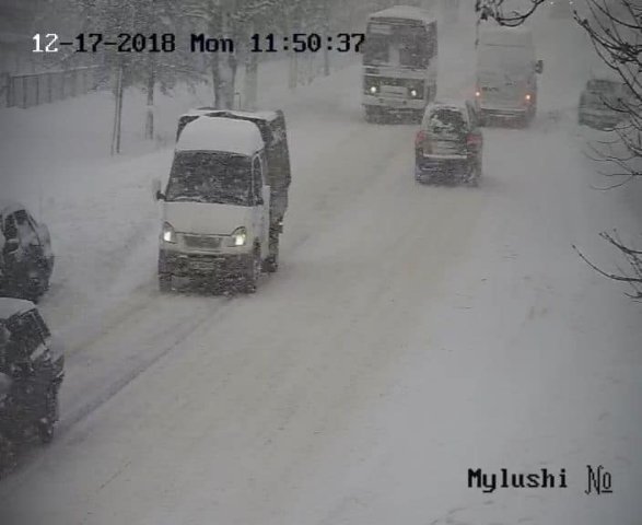 Волинян просять не їздити трасою Луцьк-Ковель. ФОТО