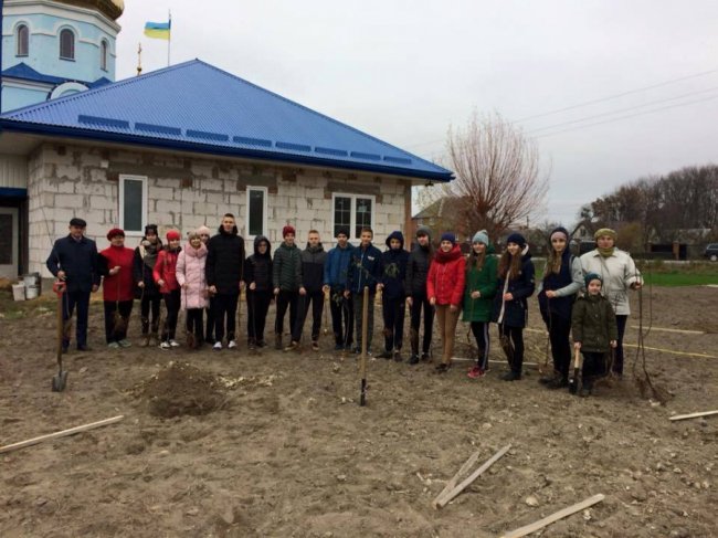 На Волині біля двох церков з'являться сад і парк