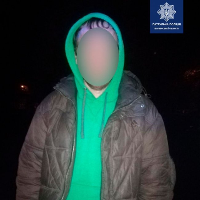 У Луцьку посеред вулиці зловили чоловіка з наркотиками