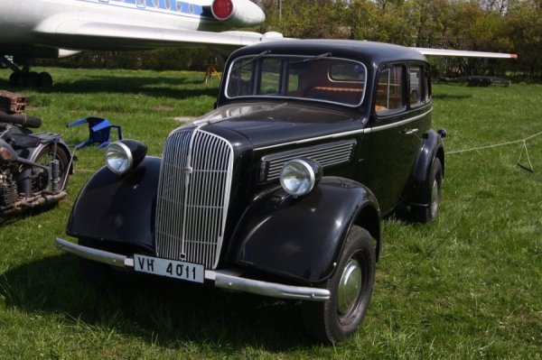 У столиці стартував найбільший фестиваль ретро авто OldCarLand-2016. ФОТО