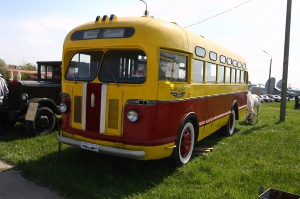 У столиці стартував найбільший фестиваль ретро авто OldCarLand-2016. ФОТО
