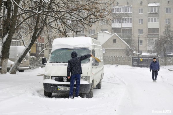 Фото снігу в Луцьку