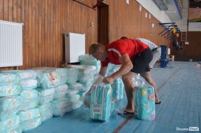 Вартість – понад 120 тисяч євро: до Луцька прибув вантаж з медикаментами для 31 лікарні України