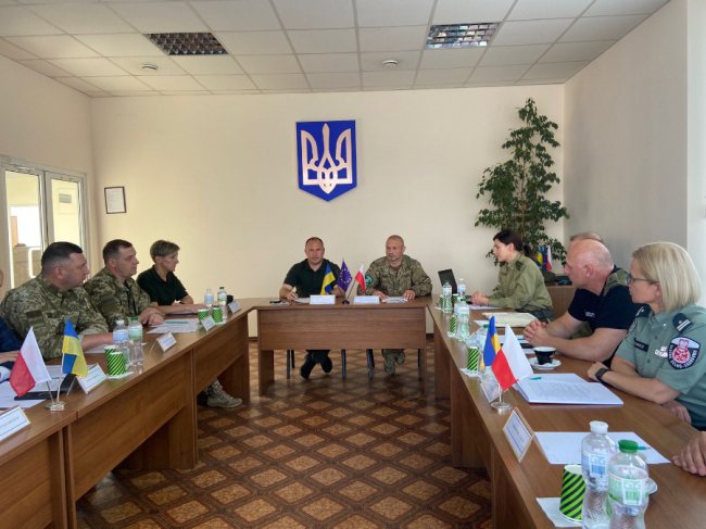 1600  вантажівок планують пропускати за добу через «Ягодин». ФОТО