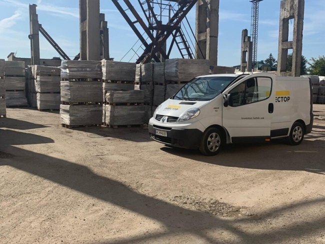 Луцькі студенти «намалювали» портрет керівника «Інвестора»*