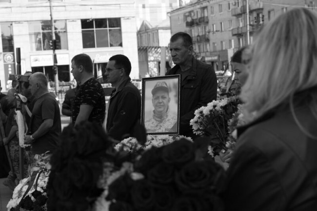 У Луцьку попрощалися із Героєм Валентином Потапчуком. ФОТО