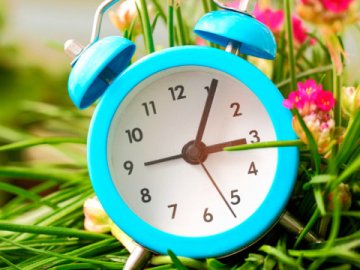 Сьогодні Україна перейшла на літній час: як треба перевести годинники 