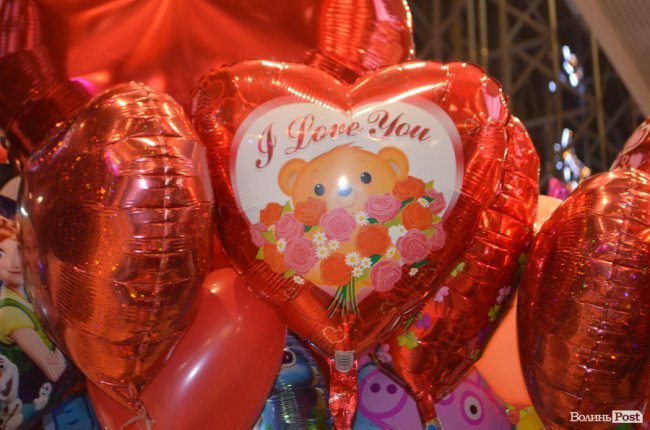 Розіграші, подарунки, вечірка: день закоханих у «ПортCity»