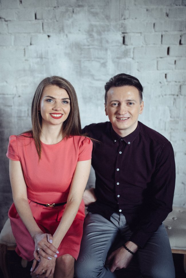 Луцькі телеведучі знялись у фотосесії в стилі «Friends». ФОТО