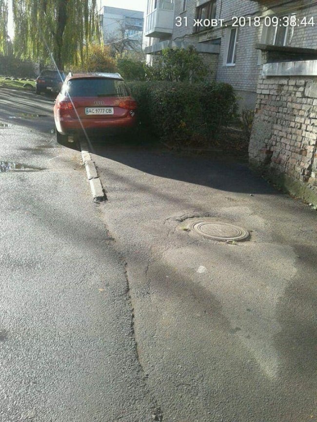 У Луцьку муніципали покарали «майстрів паркування». ФОТО