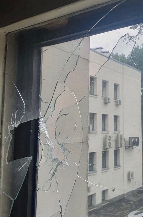 У дворі Вищого антикорупційного суду стався вибух. ФОТО