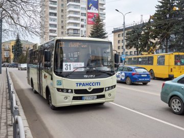 На вулиці Луцька виїхав новий громадський транспорт. ФОТО