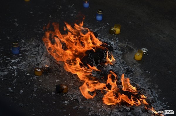 У Луцьку спалили «труну Партії регіонів». ФОТО. ВІДЕО