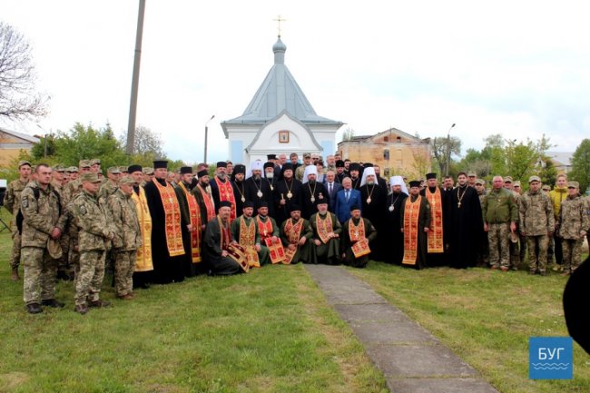 Святкова літургія і відвідини військових: що робив Епіфаній на Волині. ФОТО