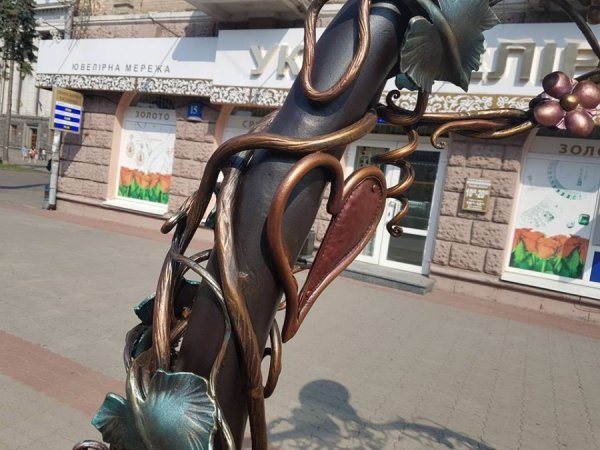 Лавку «Закоханих ліхтарів»  у Луцьку реконструювали. ФОТО