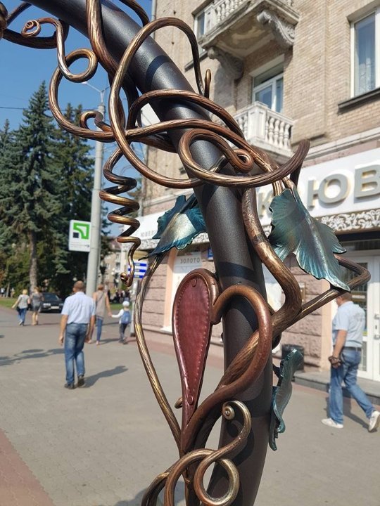 Лавку «Закоханих ліхтарів»  у Луцьку реконструювали. ФОТО