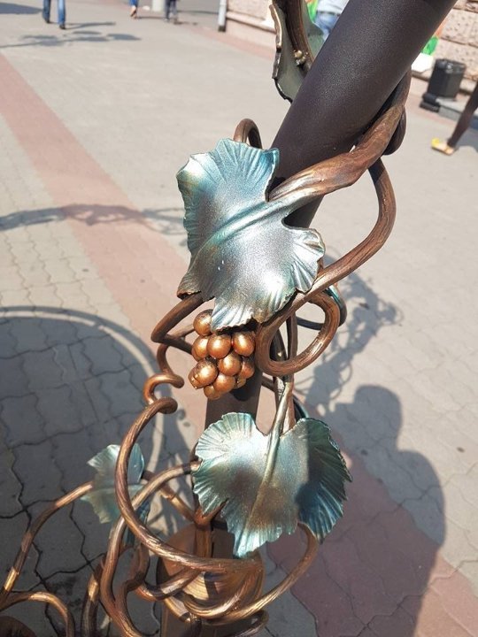 Лавку «Закоханих ліхтарів»  у Луцьку реконструювали. ФОТО